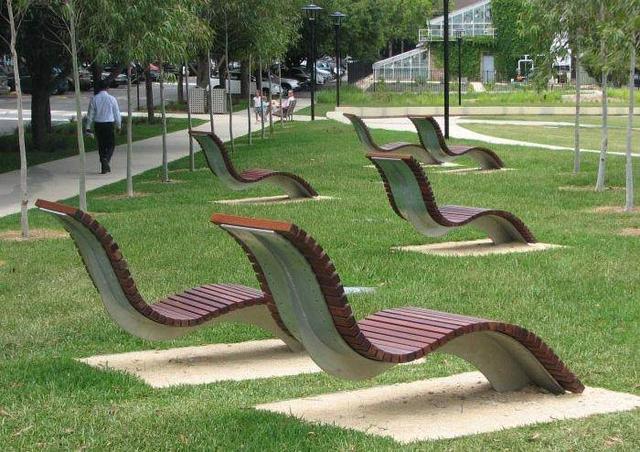 公共场所的椅子设计"恶意"满满,你知道为什么吗?